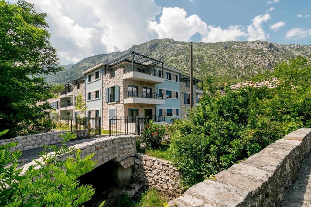 Green Bay Apartments Morinj Kotor Extérieur photo