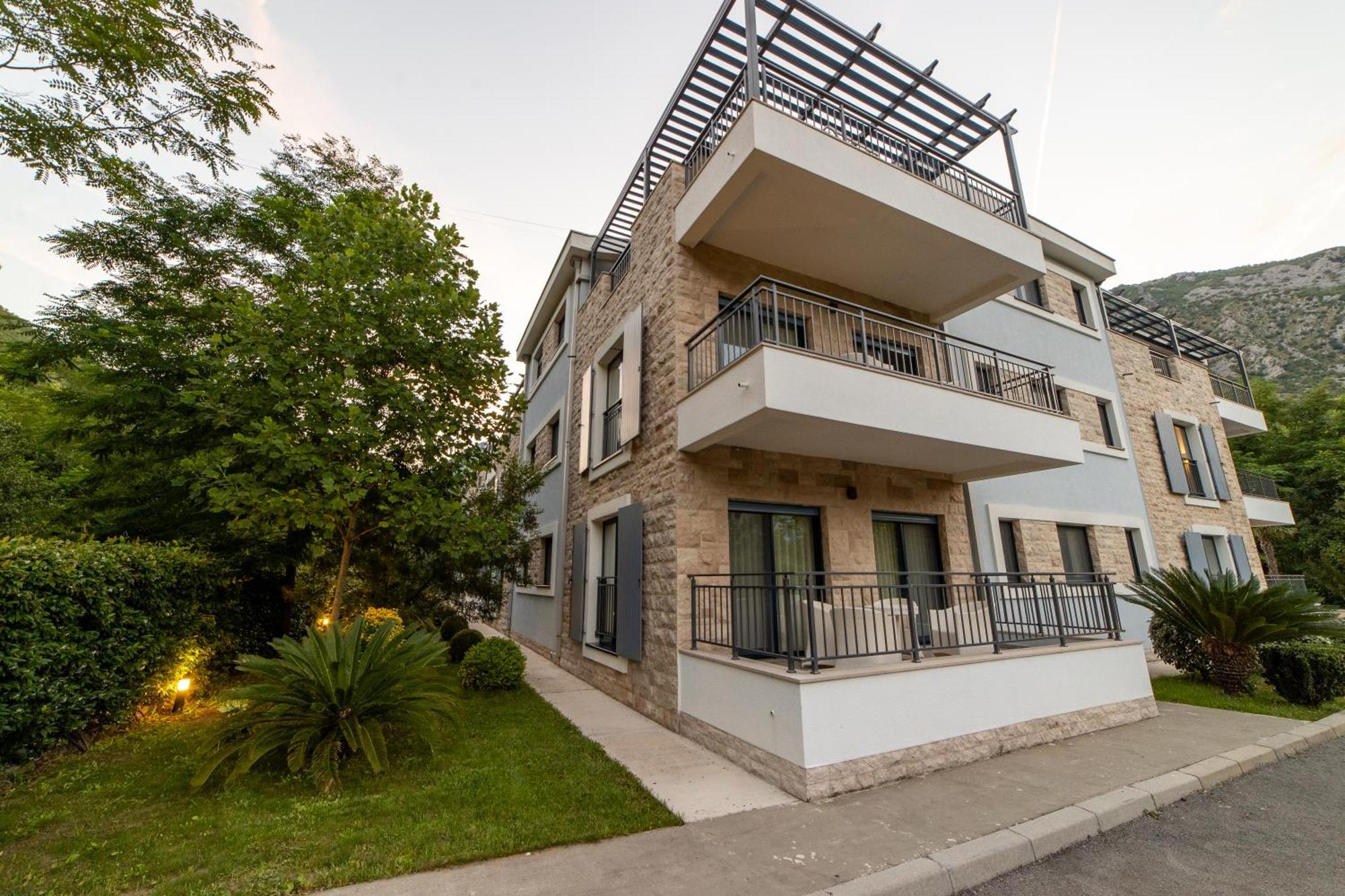 Green Bay Apartments Morinj Kotor Extérieur photo