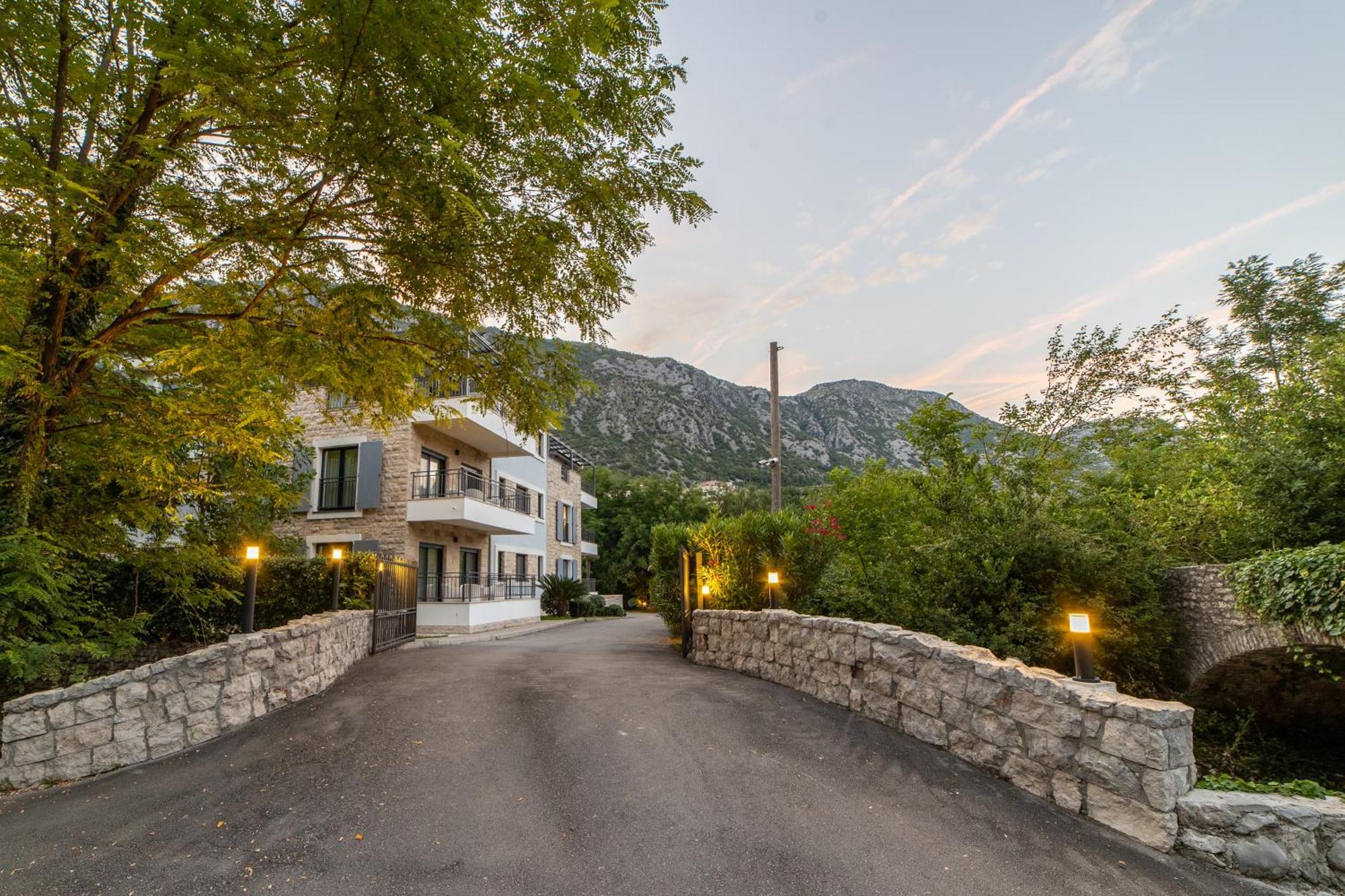 Green Bay Apartments Morinj Kotor Extérieur photo