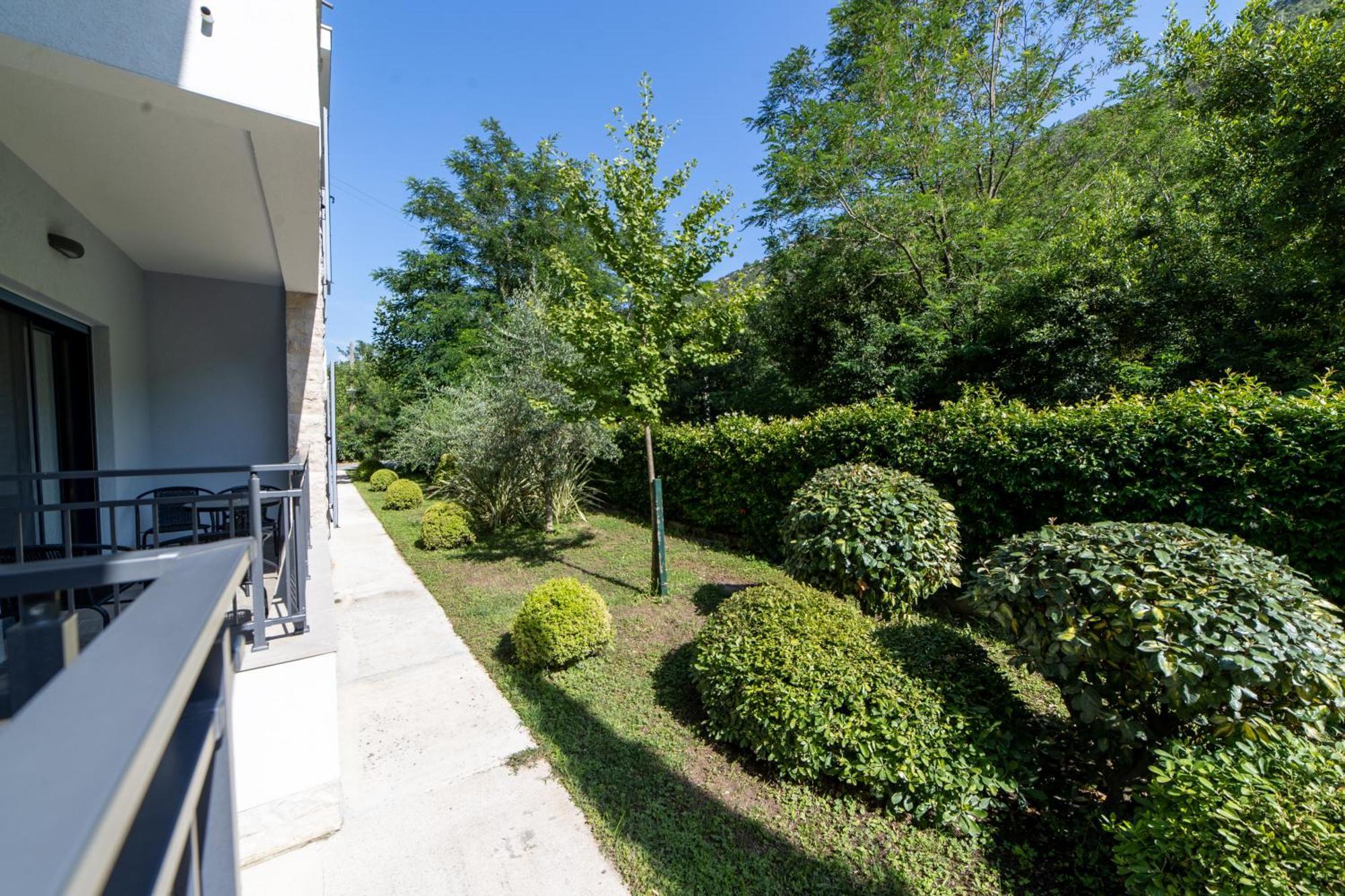 Green Bay Apartments Morinj Kotor Extérieur photo