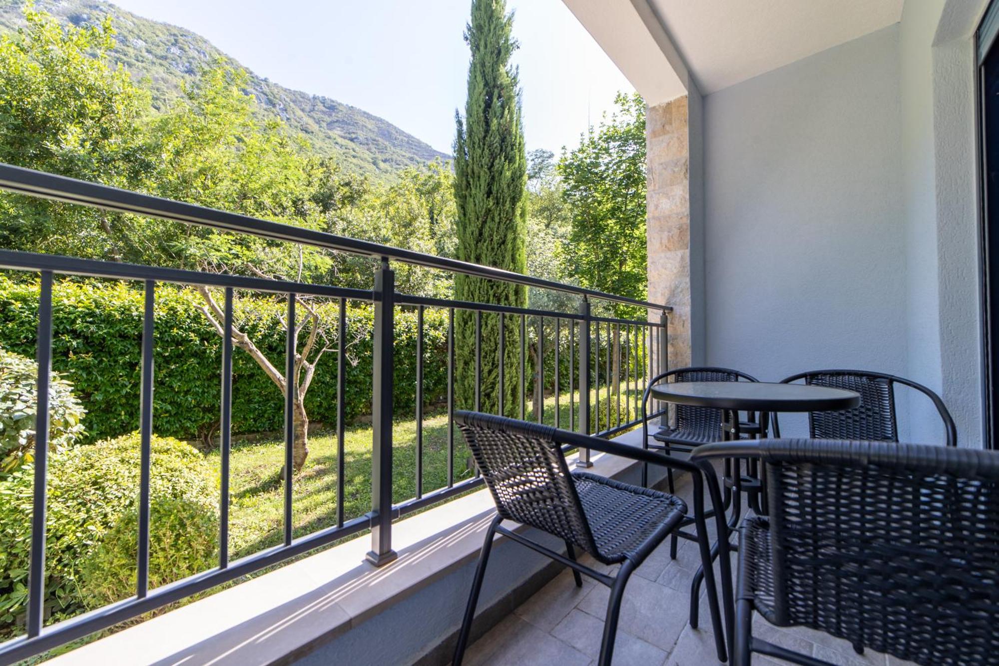 Green Bay Apartments Morinj Kotor Extérieur photo