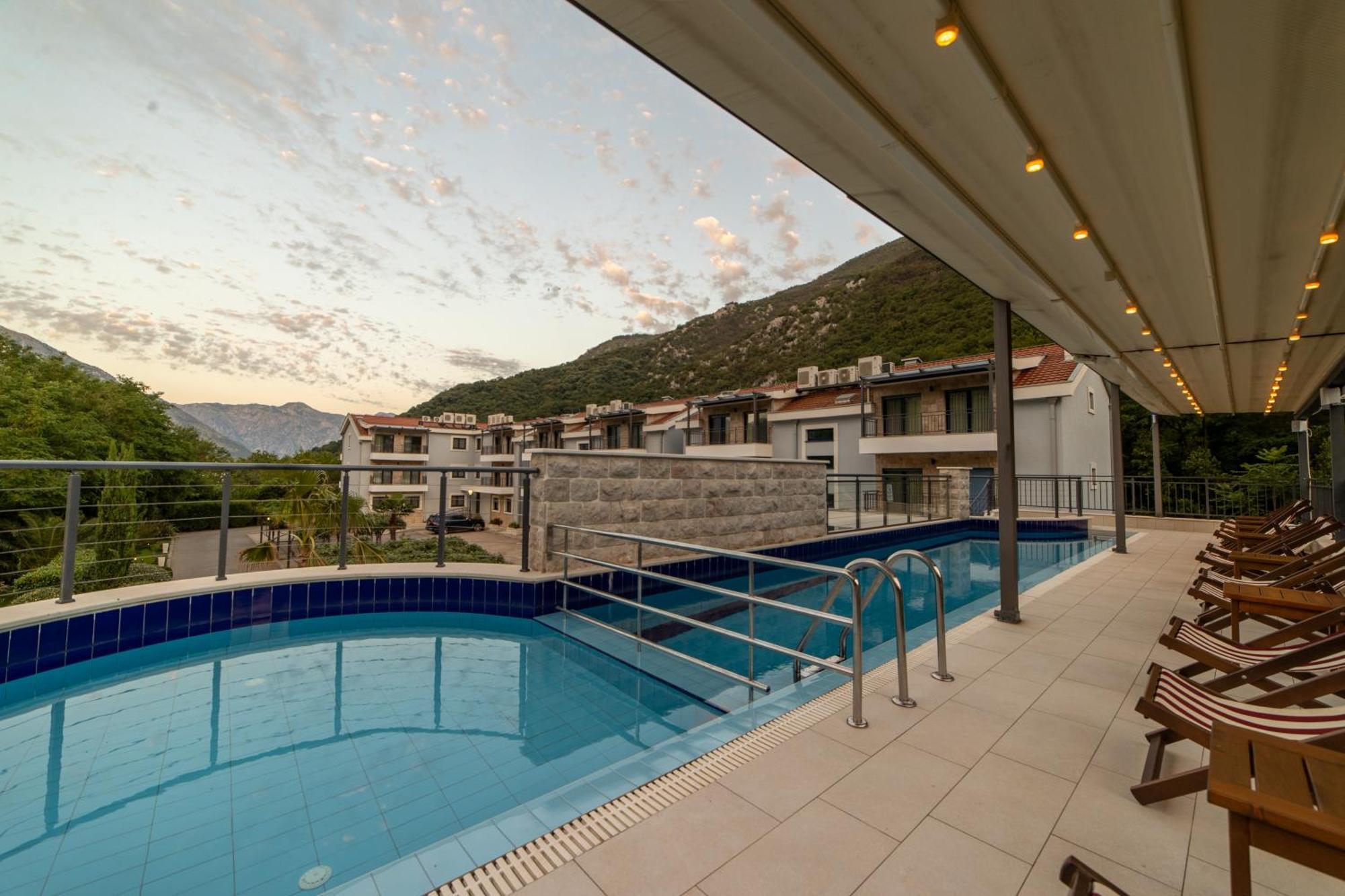 Green Bay Apartments Morinj Kotor Extérieur photo