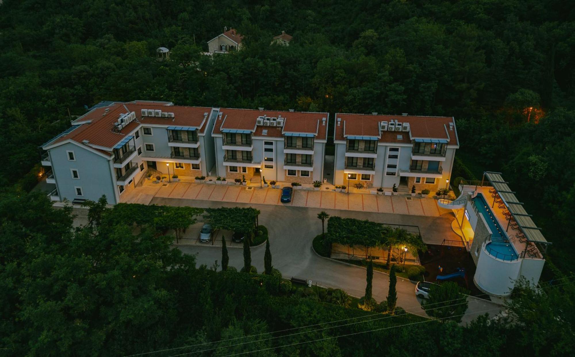 Green Bay Apartments Morinj Kotor Extérieur photo